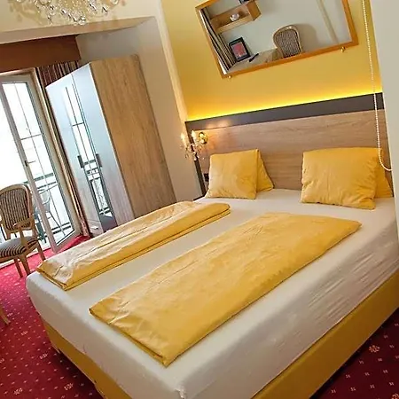 Desiree - Garni - Adults Only 3*
