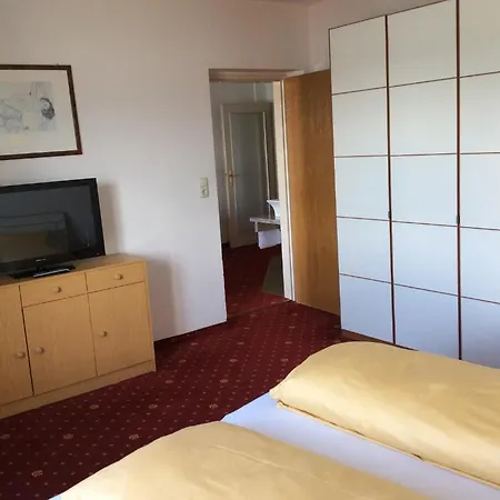Desiree - Garni - Adults Only 3*