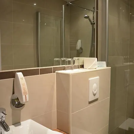 ديزريه - غارني - للبالغين فقط فندق